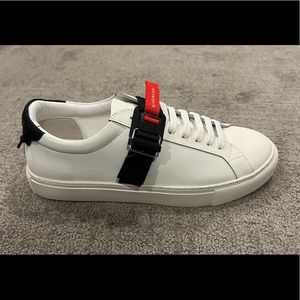 Givenchy Low Tops